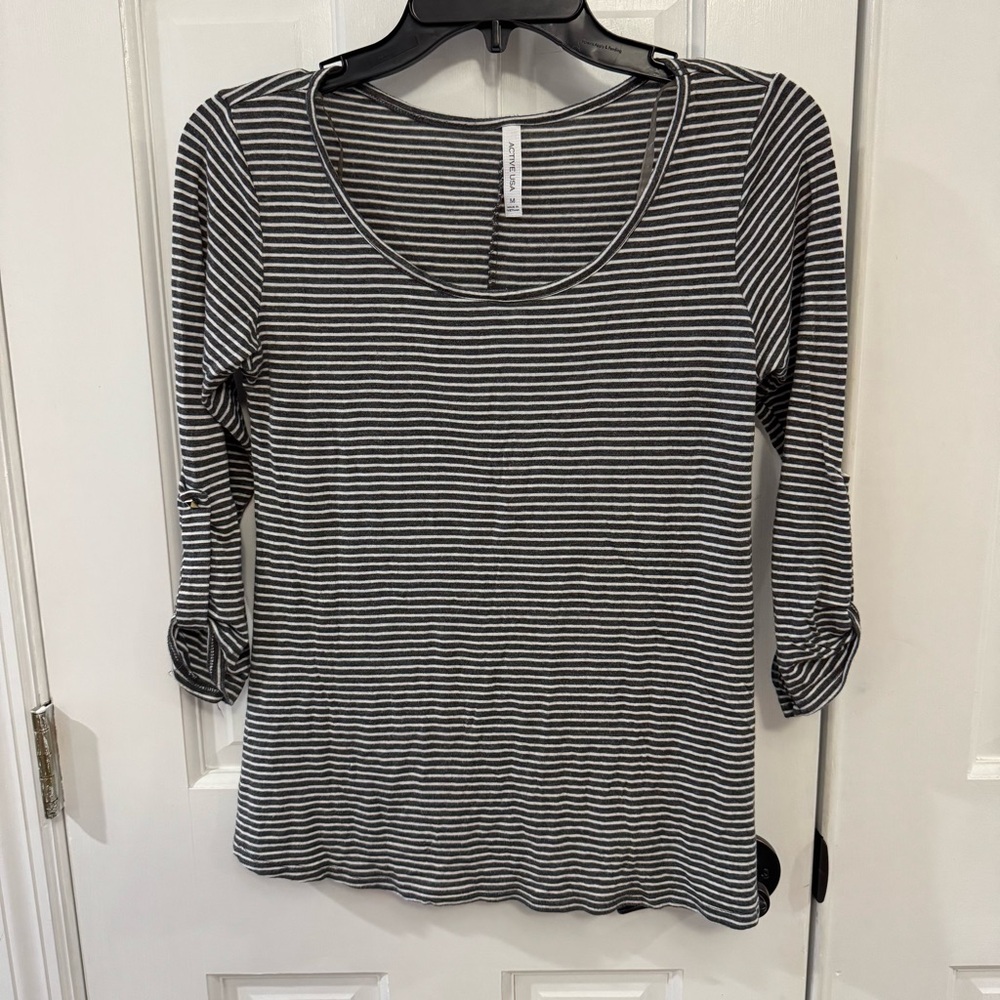 Gray‎ & White Striped Long Sleeve Top – Size M
